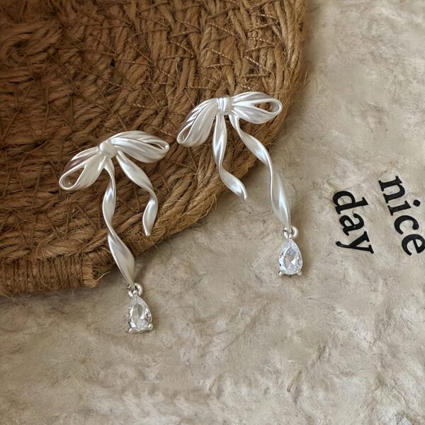 Twisted Ribbon Crystal Drop Ear Clips