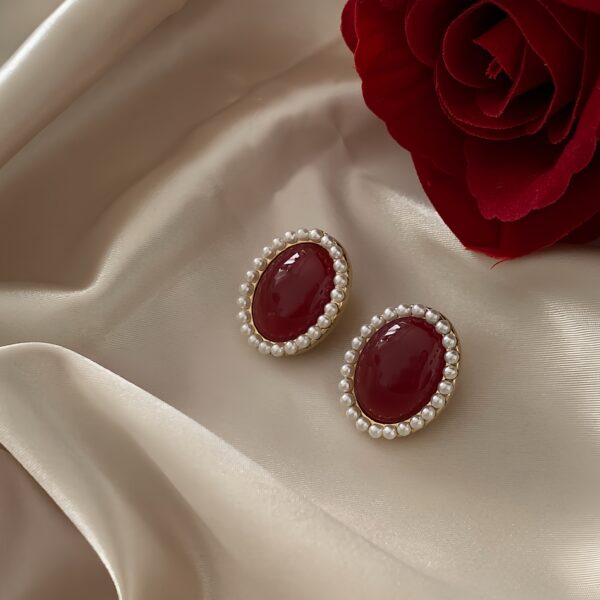 Elegant Oval Pearl and Ruby Ear Clip Set - Image 2